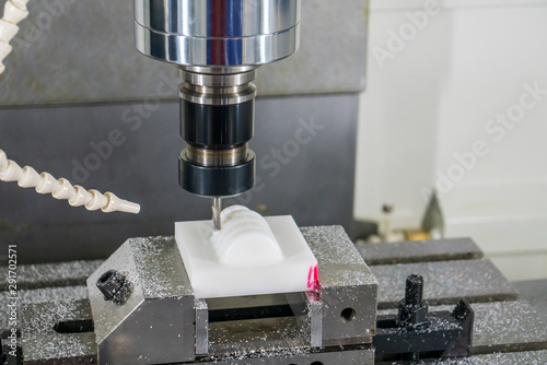 The CNC milling machine hi-precision cutting the plastic parts by solid ball endmill tool. The jig and fixture cutting  process by  machining center with the solid ball end-mill tools.
