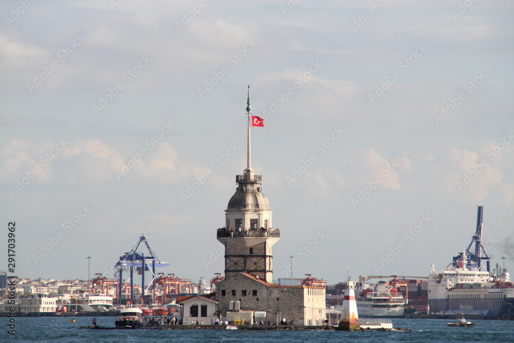 Maiden's Tower in Istambul, between Asia and Europe