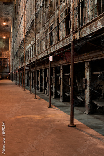 Tableau sur toile Steel Jail Cell Blocks - Abandoned Ohio State Reformatory Prison - Mansfield, Oh