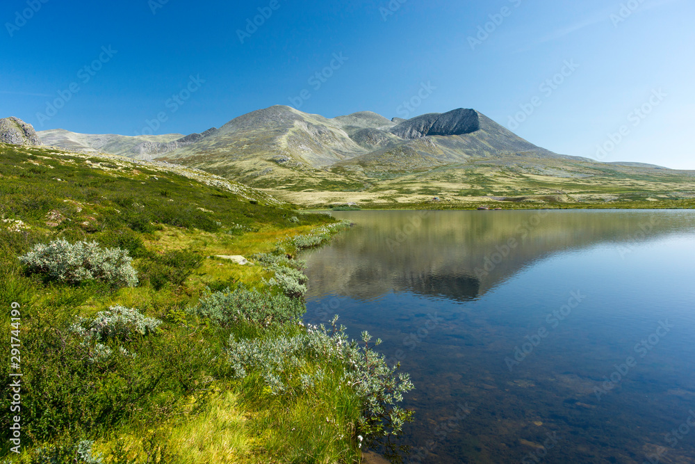 Bergspiegelung im Nationalpark Rondane