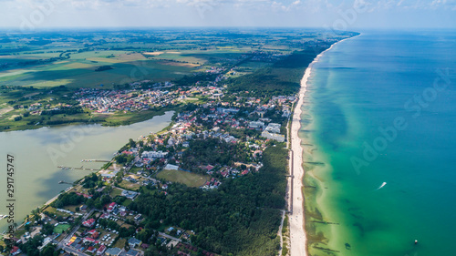 Mielno – piękne miasto i kurort pomiędzy Morzem Bałtyckim a Jeziorem Jamno