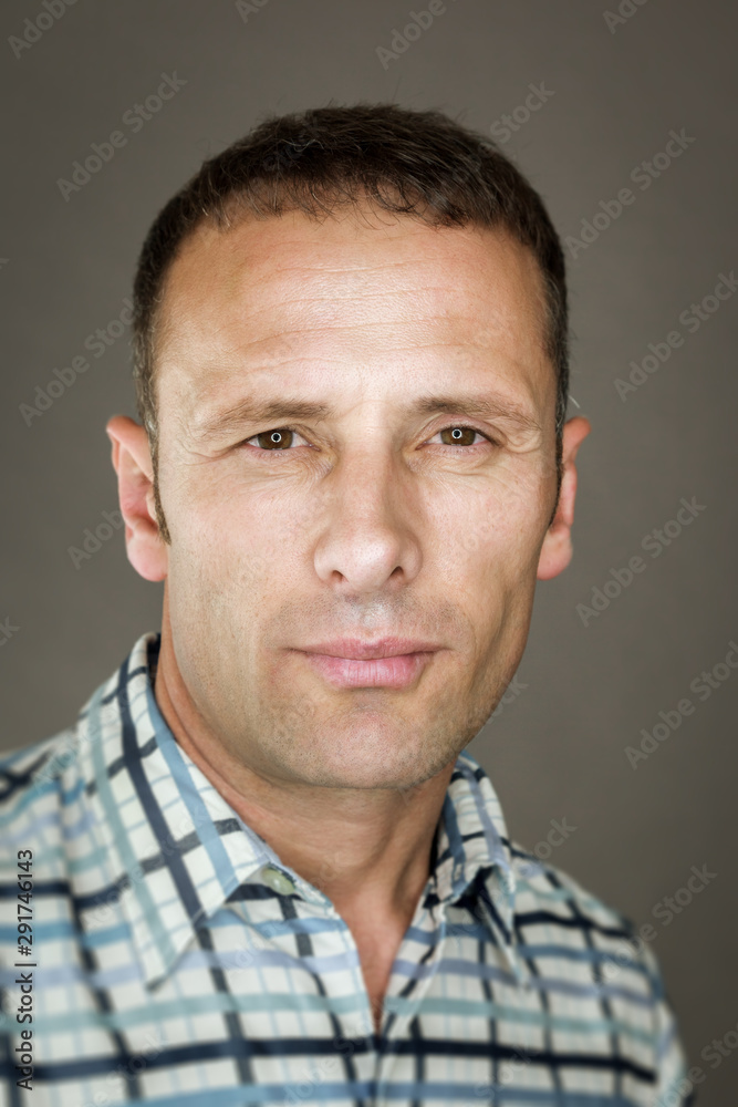 Obraz premium handsome man portrait