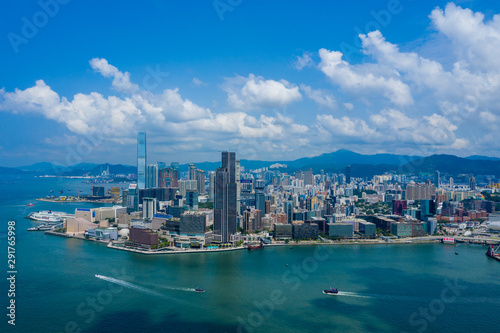 Hong Kong skyline © leungchopan