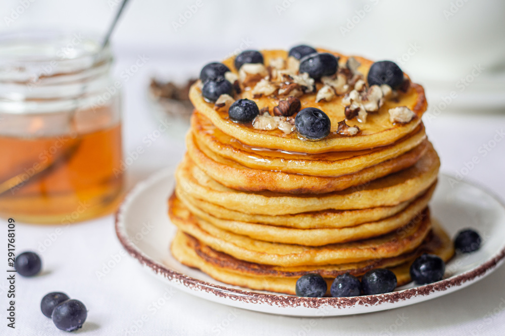 fluffy pancakes with honey and berries fluffy pancakes with honey and berries