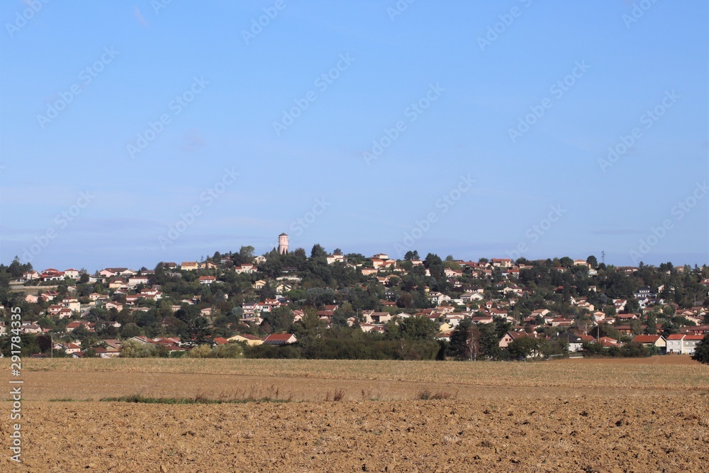 Village de Communay - Département du Rhône - France - Vue générale depuis le bas du village