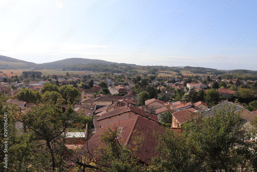 Obraz premium Village de Communay - Département du Rhône - France - Vue des toits - Vue en plongée