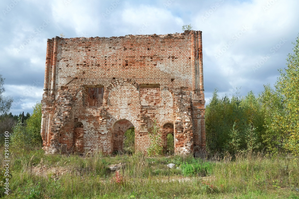 Ruins, old, brick, abandoned house.