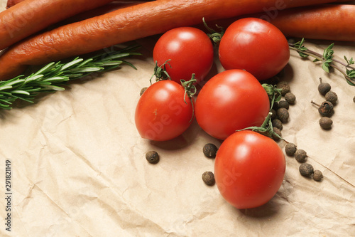 Tomatoes and smoked sausages