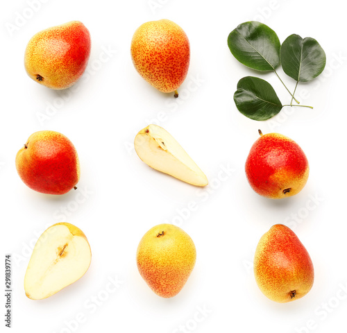 Fototapeta Naklejka Na Ścianę i Meble -  Sweet ripe pears on white background