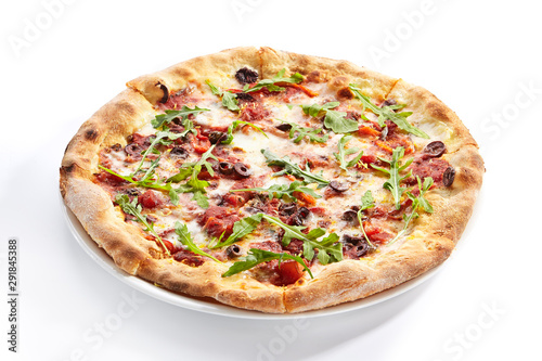 Pizza with tuna, kalamata olives and sweet pepper