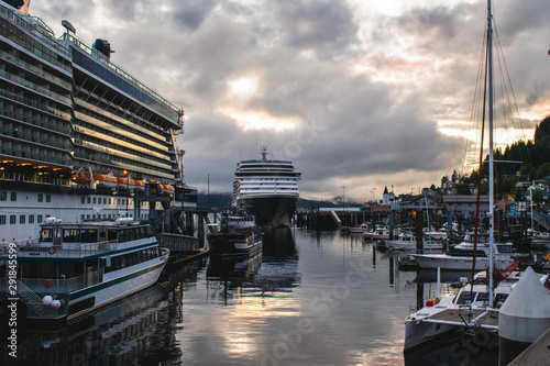 cruises in harbor