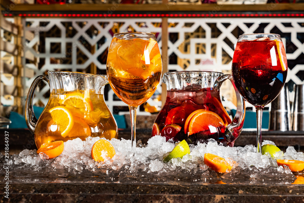 Obraz premium summer lemonades in the glasses