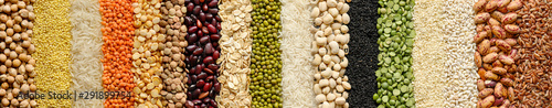 Fotografia Cereals and legumes food background