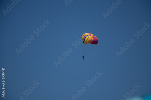 sky, parachute, balloon, blue, air, sport, paragliding, hot, summer, flying, fly, extreme, adventure, colorful, fun, sports, people, parasailing, parachuting, flight, paraglider, gliding, parasail, pa