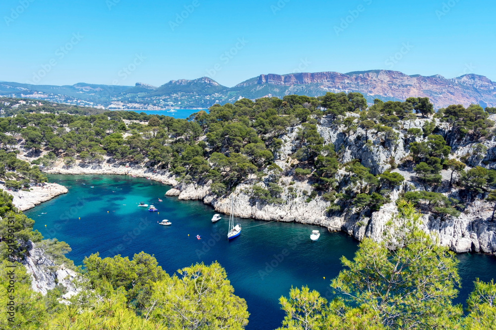 Magnifique point de vue sur les calanques de Marseille