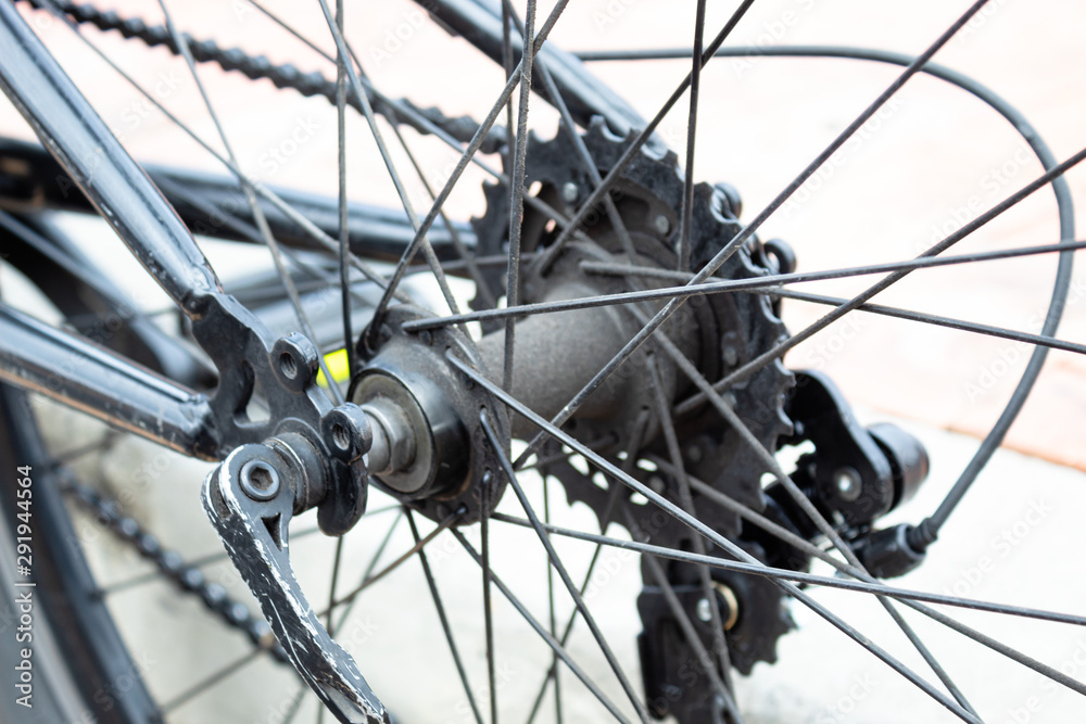 Dirty Bike hub, Cogset Gear and Spokes 