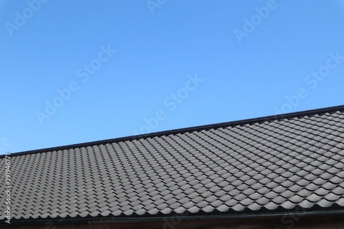 屋根と空