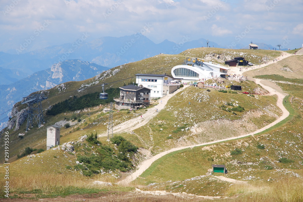 Funivia Malcesine-Monte Baldo  - Seilbahnstation am Berg Monte Baldo in Malcesine