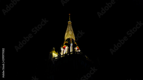 Obraz na płótnie Chalong Temple Lit up at Night w salonie