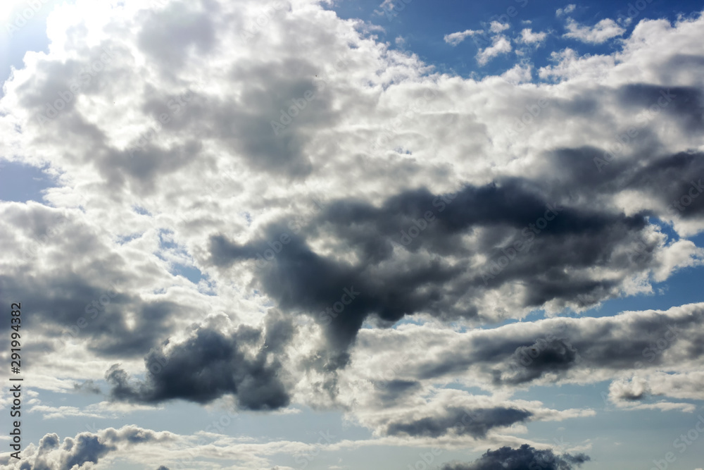 Obraz premium Contrasting sky with storm clouds