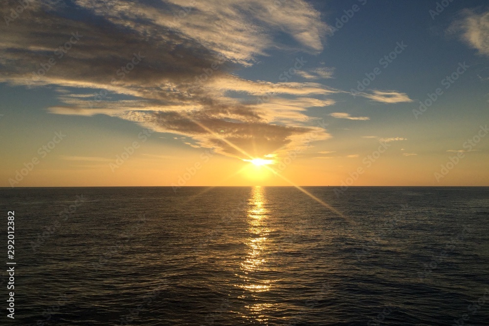 Fototapeta premium sunset over the sea