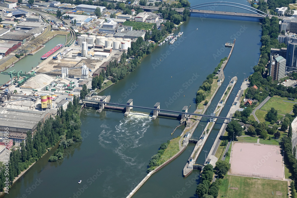 Stauwehr und Kaiserleibrücke, Frankfurt und Offenbach