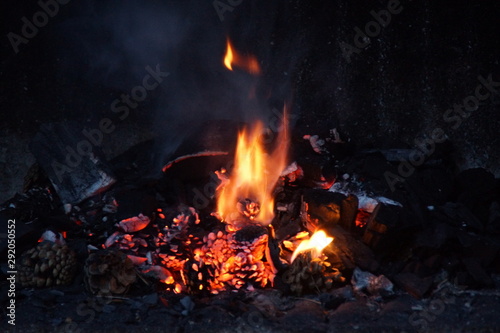 Un feu et des braises