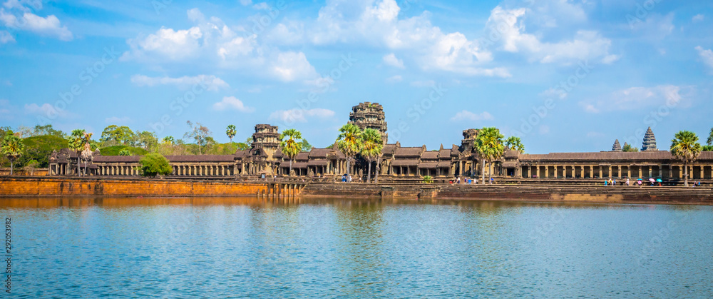 Naklejka premium Gate of ancient temple complex Angkor Wat, Siem Reap, Cambodia.