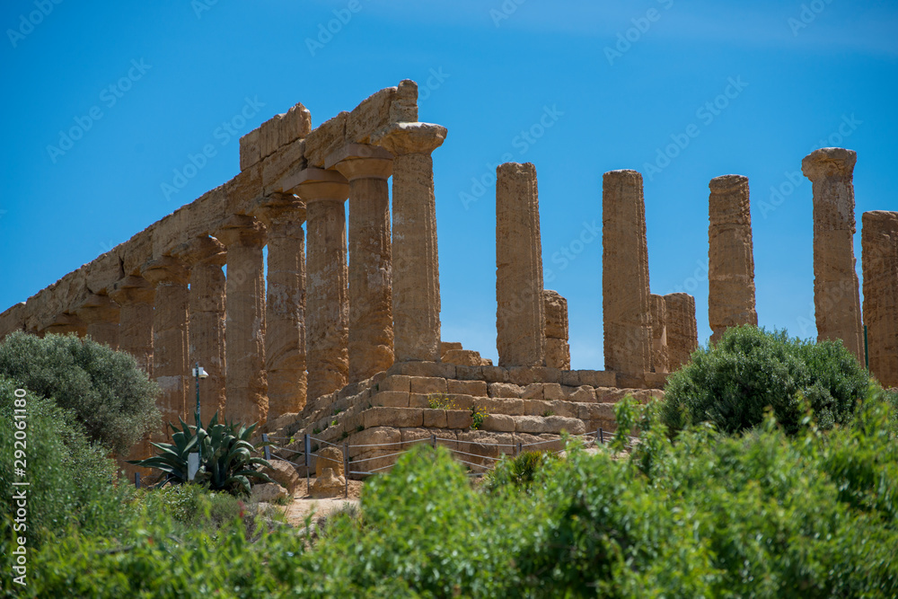 Obraz premium Ruins at the Valley of the Temples near Agrigento on the Italian island of Sicily