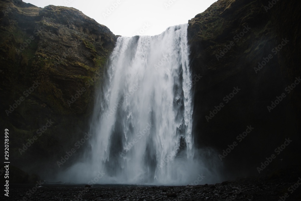 Obraz premium waterfall in mountains