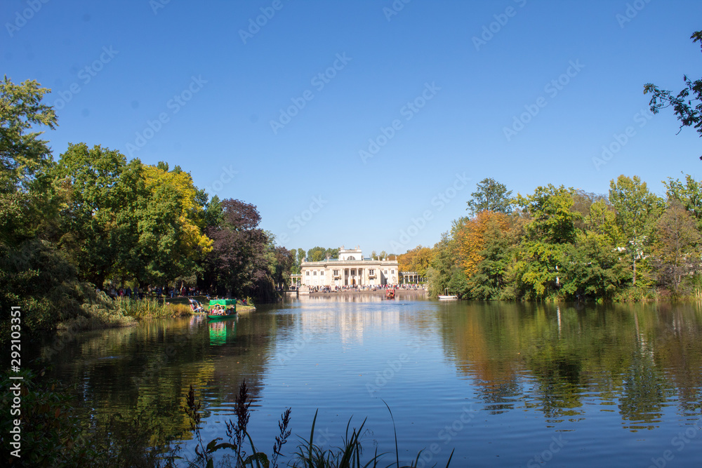 Warsaw Lazenkovsky Palace is an 18th-century royal summer palace with gardens, a greenhouse, luxurious rooms and a collection of art.