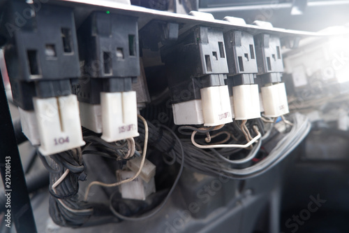 Εκτύπωση καμβά Plug the power cable into an electrical outlet.