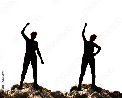 Weibliche Silhouetten in Siegerpose