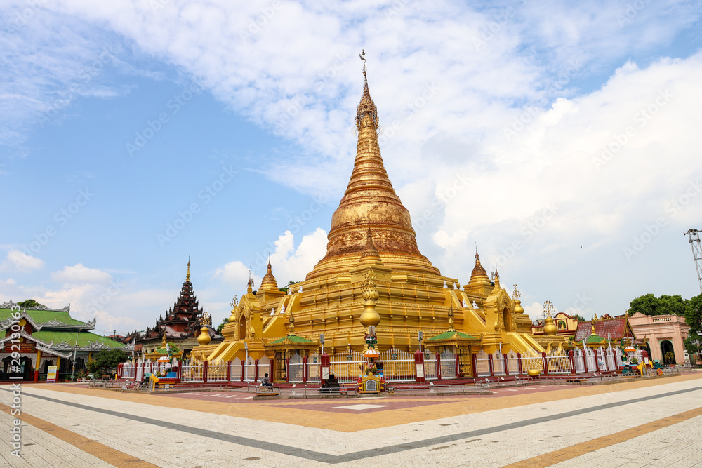 Fototapeta premium MANDALAY/MYANMAR(BURMA) - 29th July, 2019 : Aein Taw Yar Pagoda, Mandalay, Myanmar.