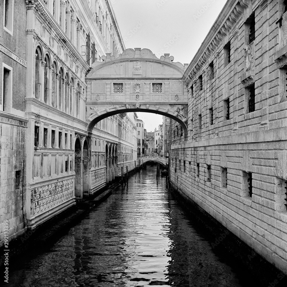 Fototapeta premium Italy. Venice. Bridge of Sighs.