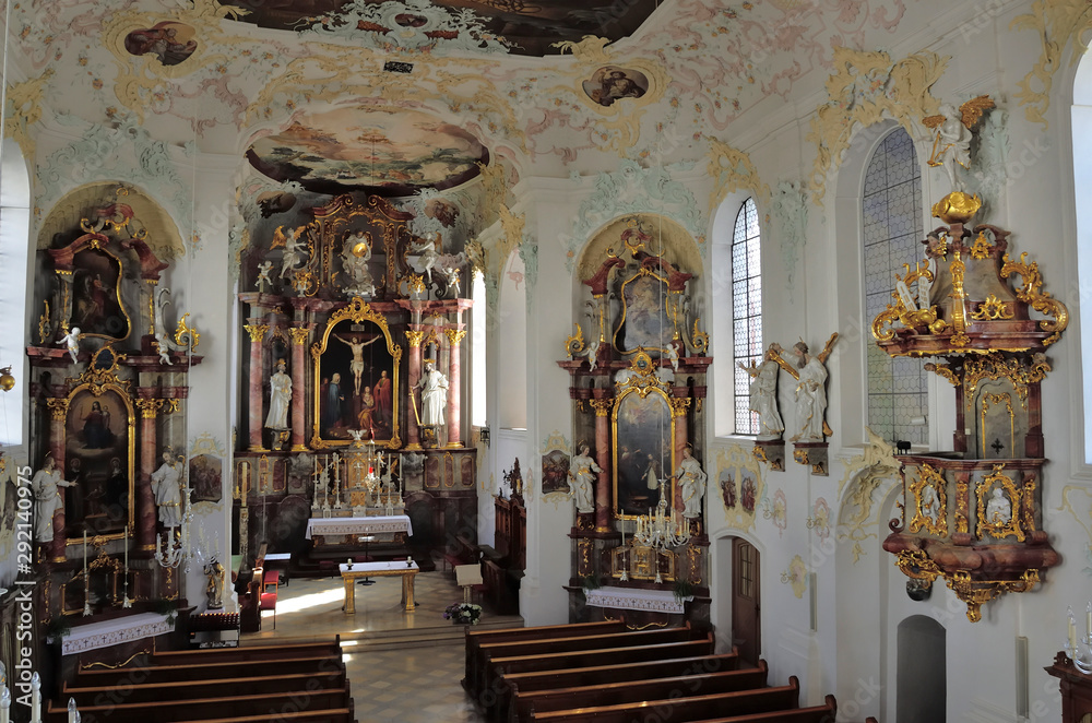 Kirche St.Michael Langhaus mit Altar, Krumbach StockFoto Adobe Stock