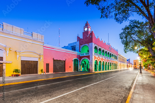 Obraz na płótnie Merida, Mexico. City hall in the Old Town. w salonie