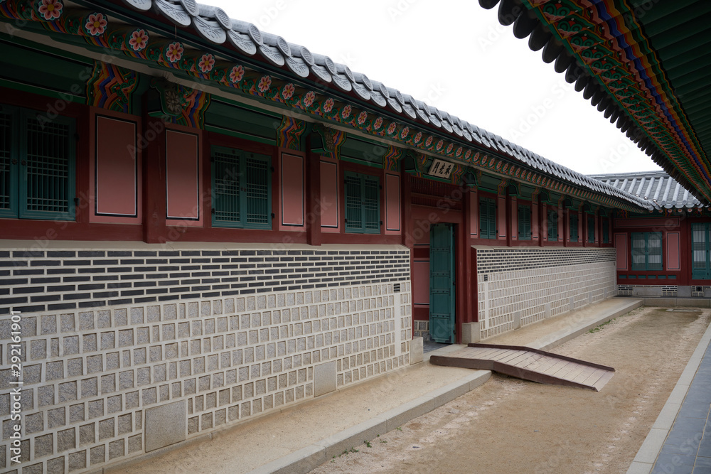 Fototapeta premium The Architecture and Tile of Gyeongbok Palace, the ancient palace of Korea