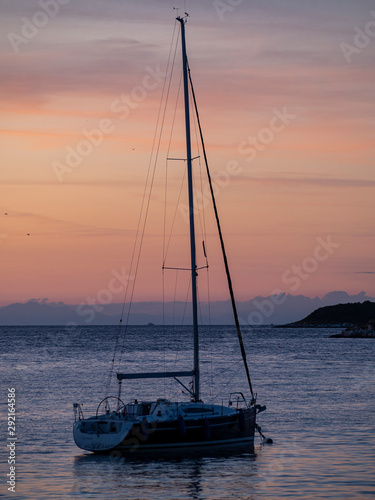 Segelboot im Sonnenuntergang © Mattias