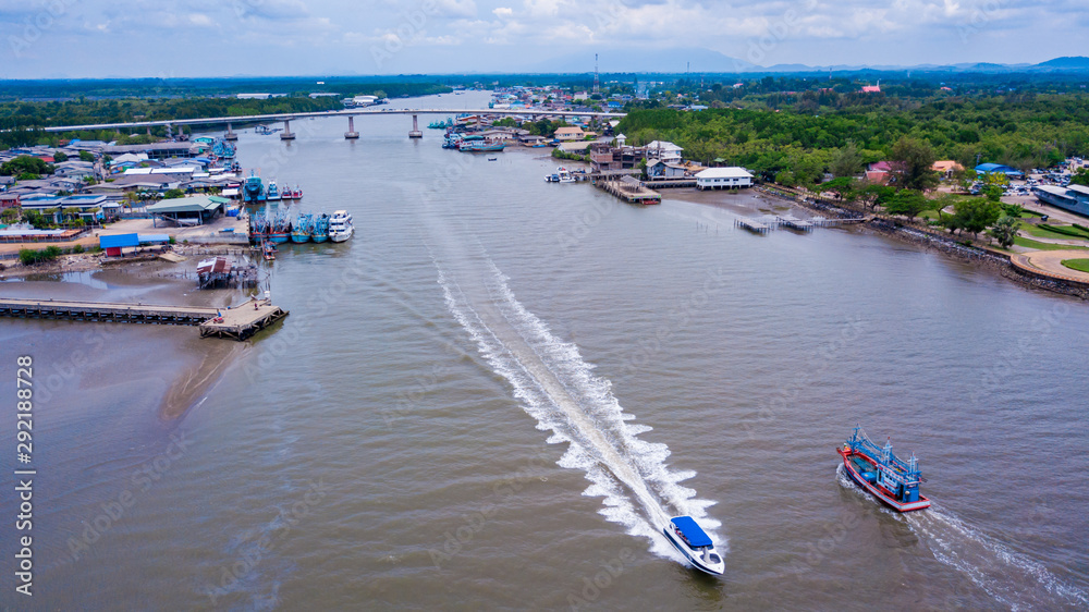 Obraz premium View of Pak Nam Prasae in Rayong province, Thailand. This area have many fisher village along the river.