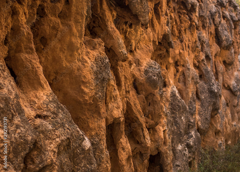 Obraz premium stone wall in the desert