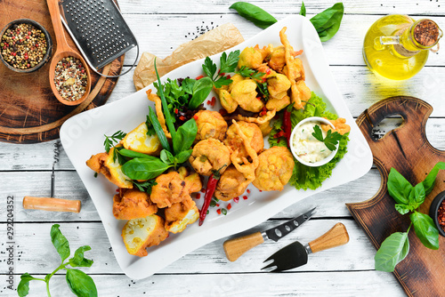 Картината върху платно The vegetables are deep-fried