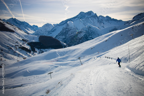 paysage hivernal des Deux-Alpes dans les Alpes françaises