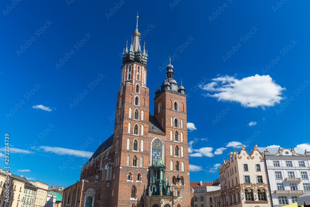 Fototapeta premium Basilica of St. Mary in Krakow