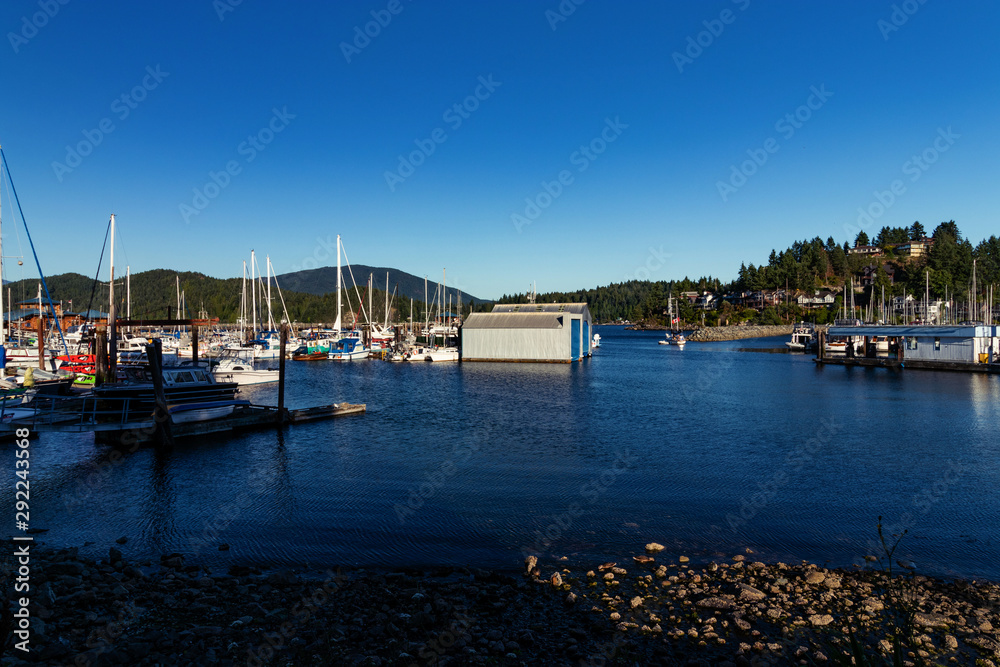 Fototapeta premium Beautiful evening in Gibsons, BC