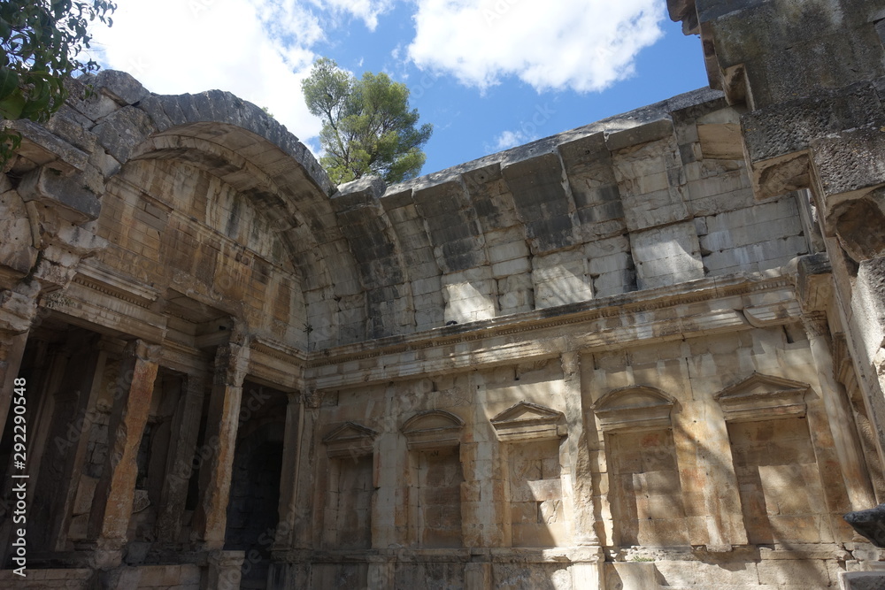 Le temple de Diane de Nîmes