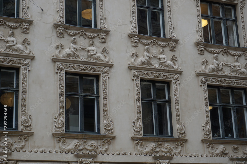 Obraz premium Meerjungfrau Stucco an Altbau in Kopenhagen, Dänemark