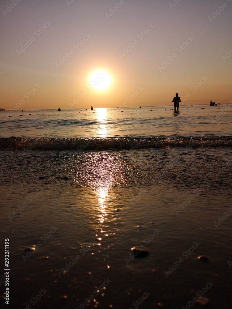 Fototapeta premium Sunset on the sea coast