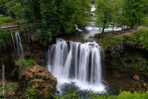 Fototapeta Naklejka Na Ścianę i Meble -  Waterfall on Korana river and fairytale village of Rastoke, Slunj, Croatia