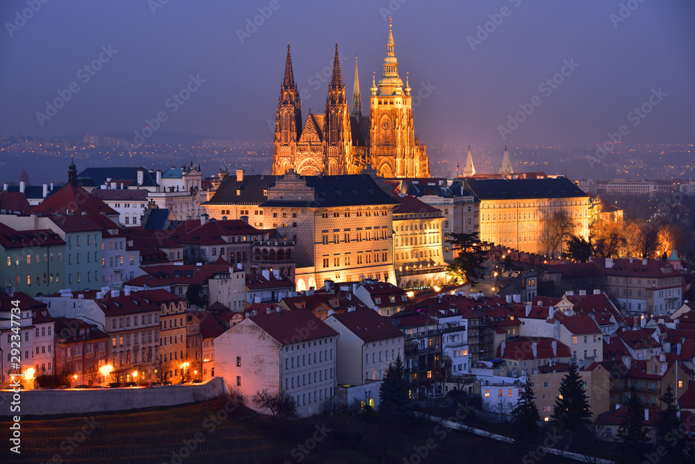 Fototapeta premium Prague Castle (Czech: Pražský hrad), St. Vitus Cathedral and part of the Lesser Town (Czech: Malá Strana) district at night. Prague, Czech Republic.